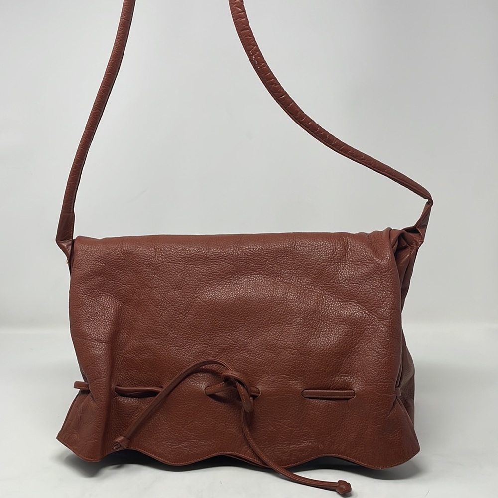 Vintage Claudio Leather Drawstring Flap Crossbody🖤 - Picture 5 of 15